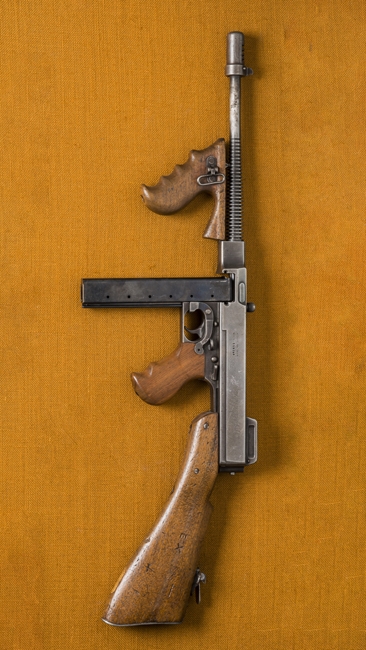 Automatic 0.45 caliber THOMSON model of 1928 without magazine No 139168.