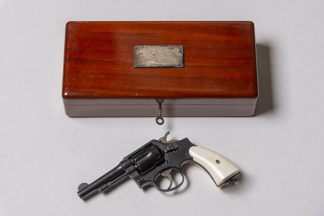 Revolver with wooden case. Commander