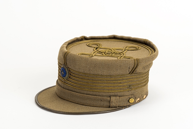 Khaki cap with insignia Schi